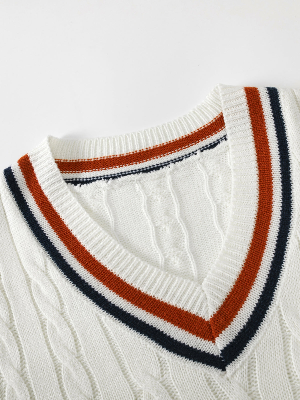 PREPPY V-IZREZ SVETR ZA MUŠKARCE